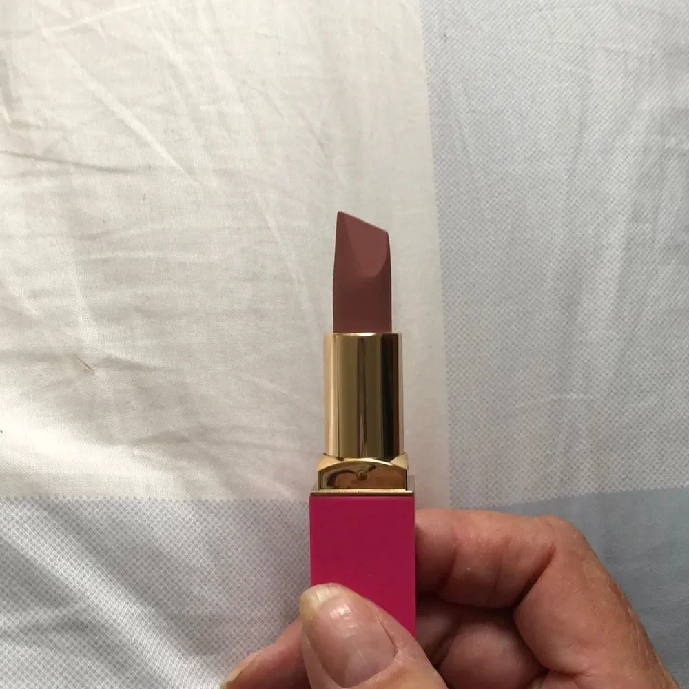 Juvia’s Place The Nude Mauves Lipstick— Chic NIB